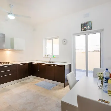 Gozo Apartment-hosted By Sweetstay *